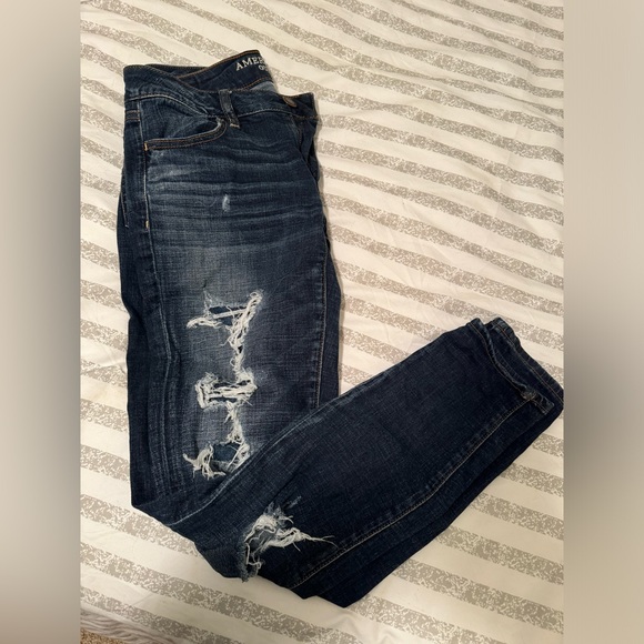 American Eagle Distressed Jeans Size 2 Short - Picture 1 of 4